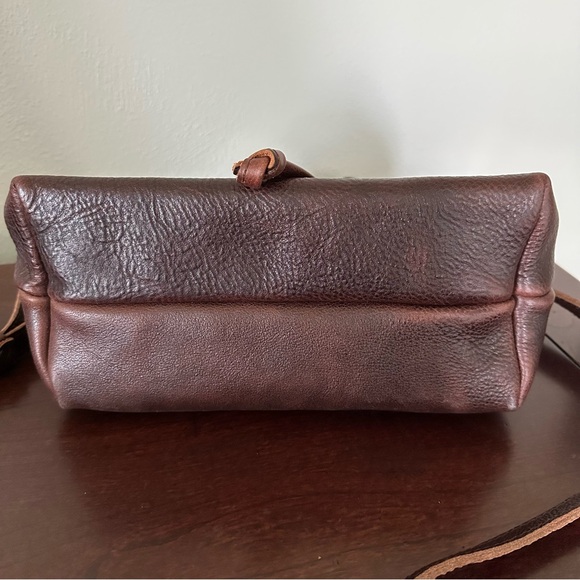 Portland Leather Bucket Bag - Picture 4 of 7